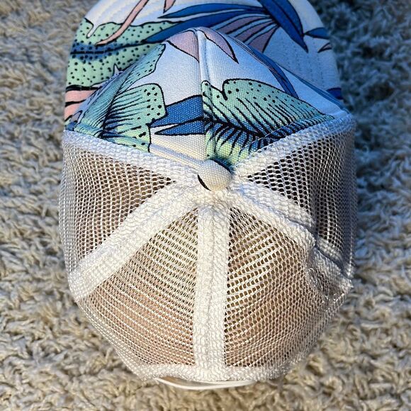 Vans Off the Wall Off To The Beach Mesh Trucker Hat - Picture 5 of 13